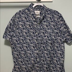 Goodfellow Men's Navy Short-Sleeve Button-Up Shirt with White Leaf Print